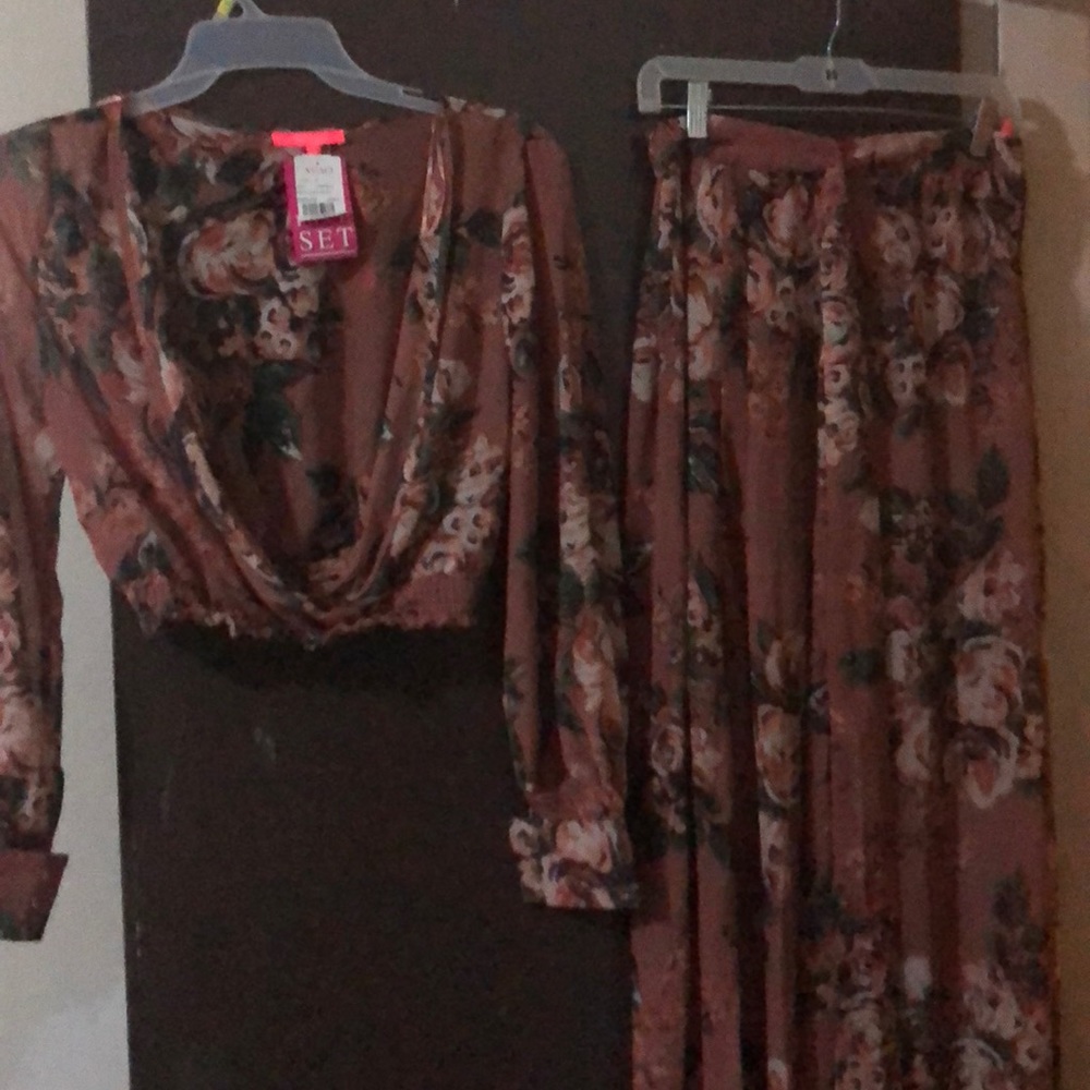 Agaci floral 2 piece set size large NWT